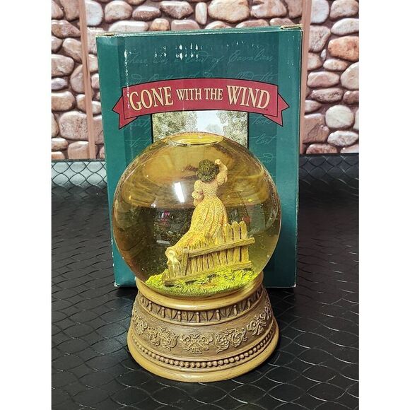 Gone With The Wind  Scarlett O'Hara San Francisco Waterglobe Music Box Snowglobe - Picture 5 of 9